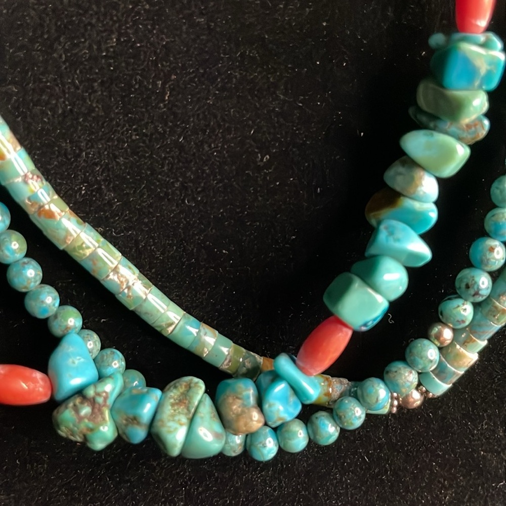 Ladies 3 Strand Turquoise Nugget Turned and Round Heishi Necklace 18" - Picture 5 of 11